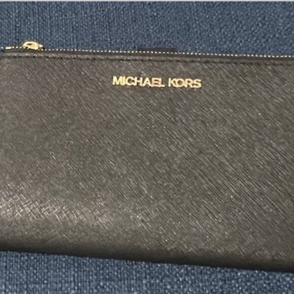 New Michael Kors Black Leather Gold Double Zip Wallet Wristlet NWT - Picture 2 of 6